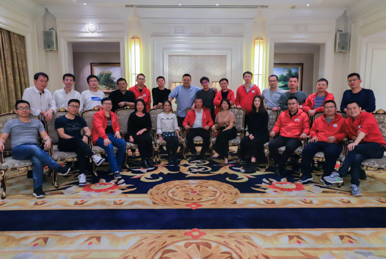 25人-華中科技大學(xué)-中南設(shè)計(jì)院15年同學(xué)聚會(huì) 副本.jpg